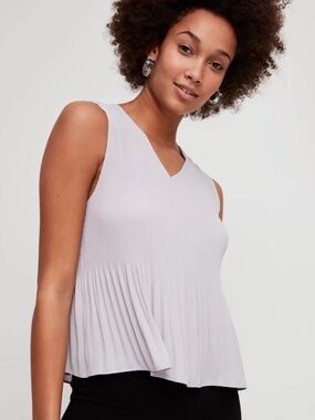 Aritzia Babaton - Damien Sleeveless Pleated V-Neck Blouse